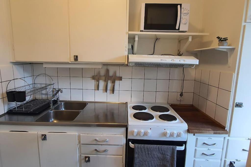 Apartment With Garden Near Metro! Stoccolma Esterno foto