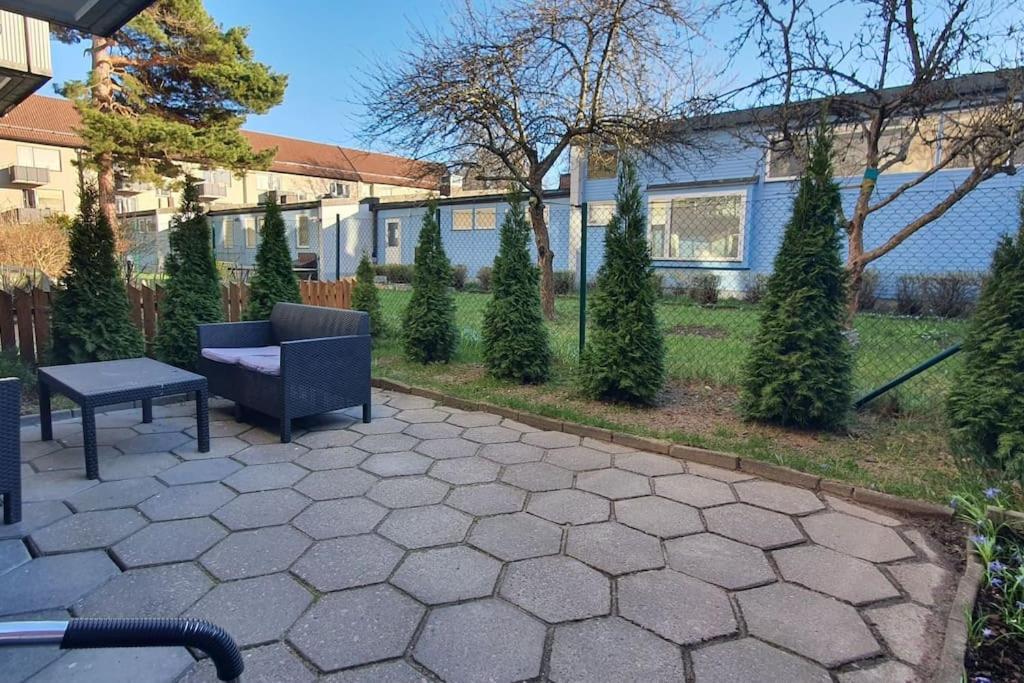 Apartment With Garden Near Metro! Stoccolma Esterno foto