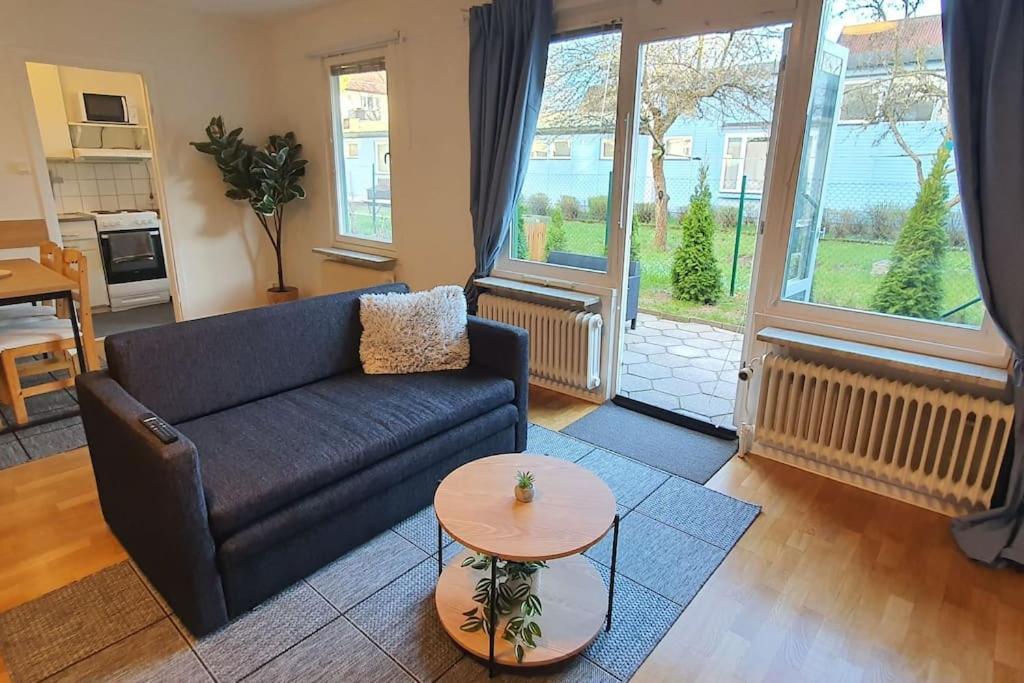 Apartment With Garden Near Metro! Stoccolma Esterno foto